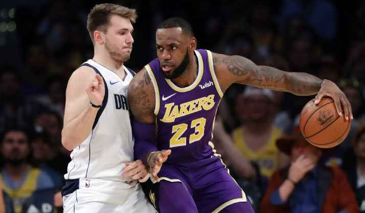  东契奇三双数追平魔术师约翰逊  