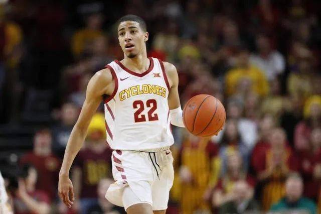  哈利伯顿妙传串联全队，国王大胜活塞重返西部前六行列  